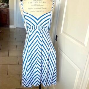 Elegant Blue and White Chevron Midi Dress